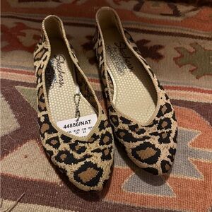 Skechers air cooled memory foam flats, NWT, women’s size 5